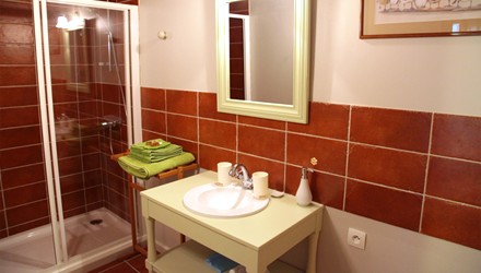 Salles de bain privatives de la Belmonière Salles de bain privatives de la Belmonière